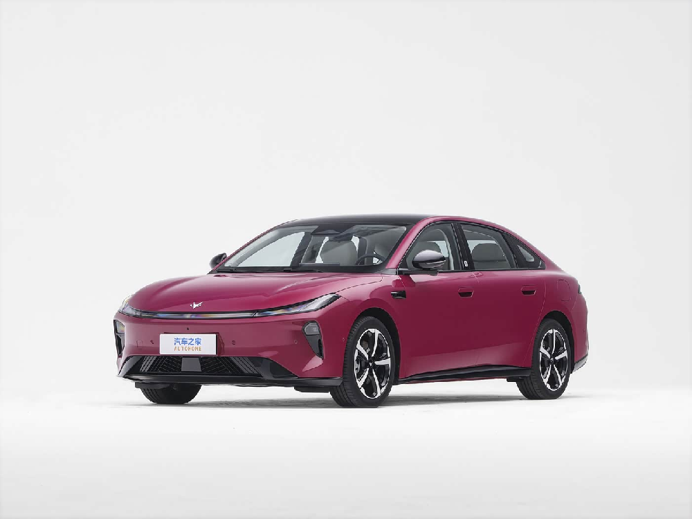 A Mid-size Car with Battery Swapping Capability! Test Driving the Arcfox Beta S3