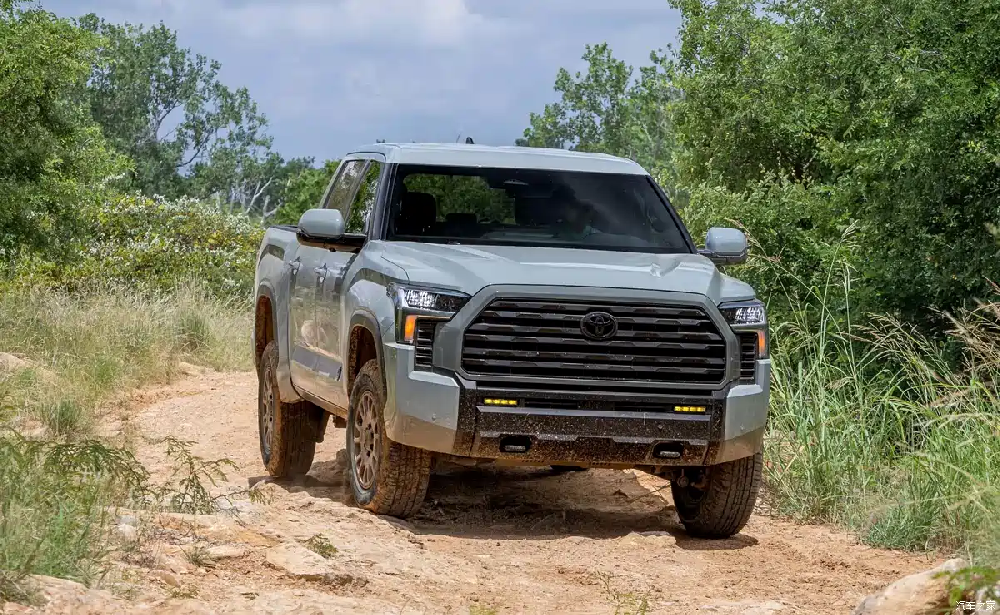 Looking Sharp! Official Photos of the 2027 Toyota Tundra Released with All-New Off-Road Package and Multimedia System Upgrades