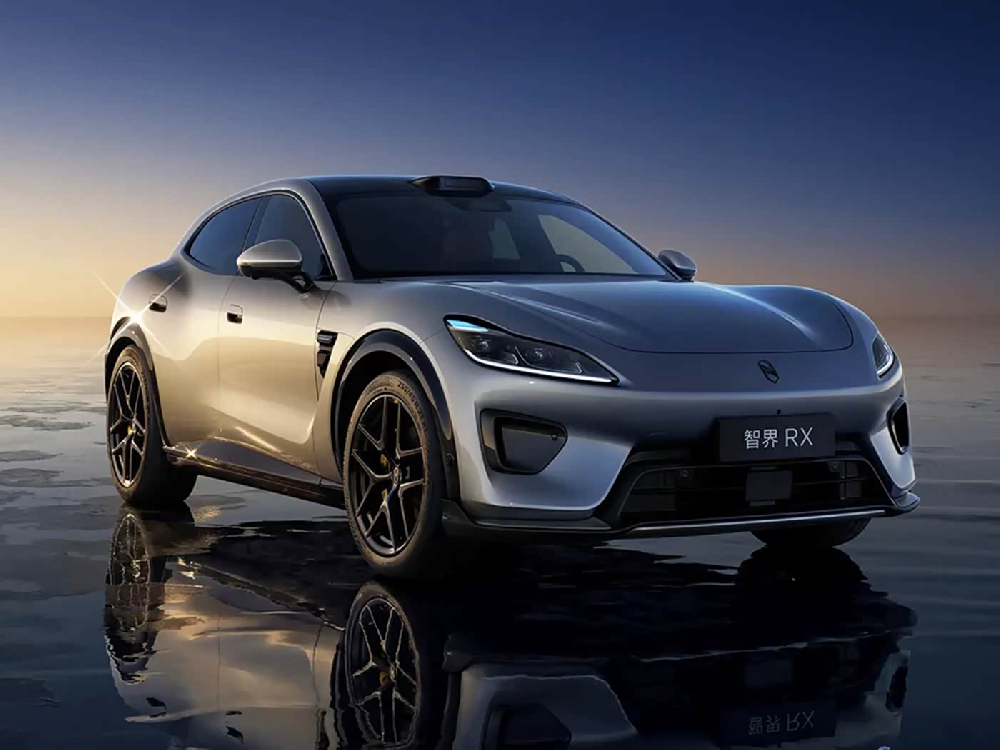 Equipped with four LiDAR sensors and offering a maximum range of 852 km, the Luxeed RX will open for pre-orders in August.