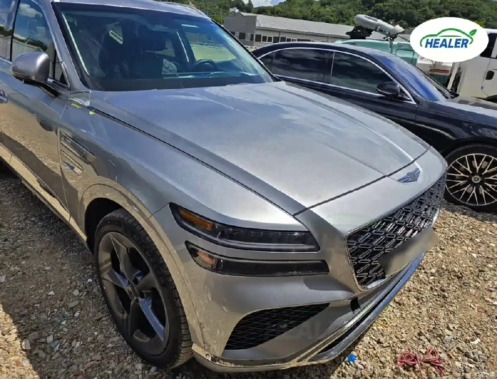 Genesis GV80 Hybrid, expected to debut in September, featuring a 2.5T hybrid system; undisguised spy photos.