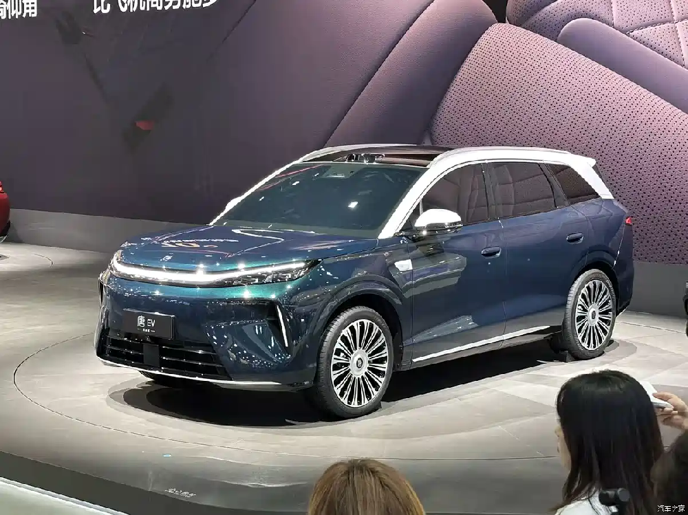 2026 Chengdu Motor Show: All-new generation Tang officially unveiled; set for market launch in the fourth quarter of this year.