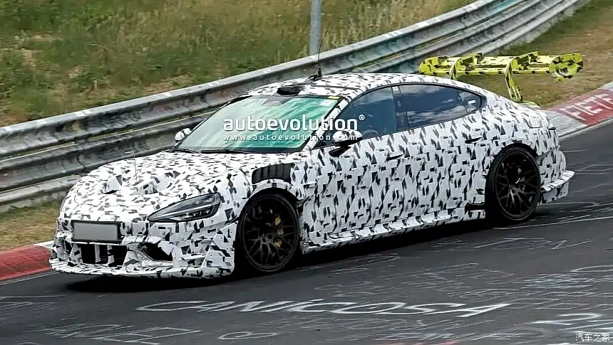 The oversized rear spoiler is stunning! Spy photos of the new Xiaomi SU7 Ultra in China suggest a possible powertrain upgrade.