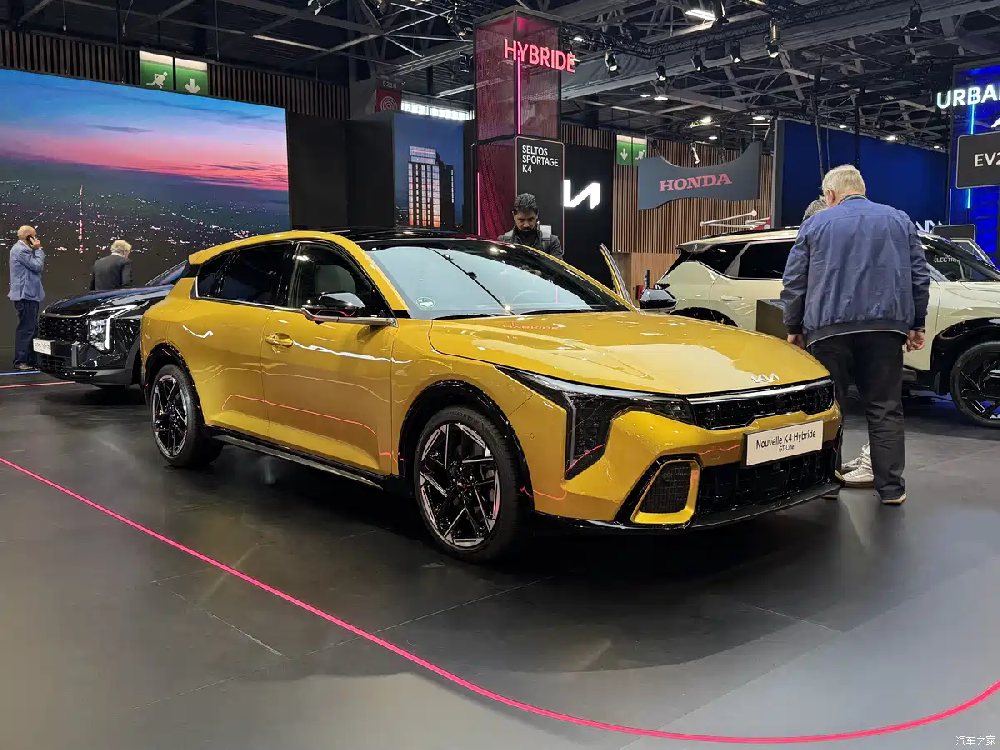 2026 Paris Motor Show: Kia K4 Hybrid Debuts with GT-Line Sport Package