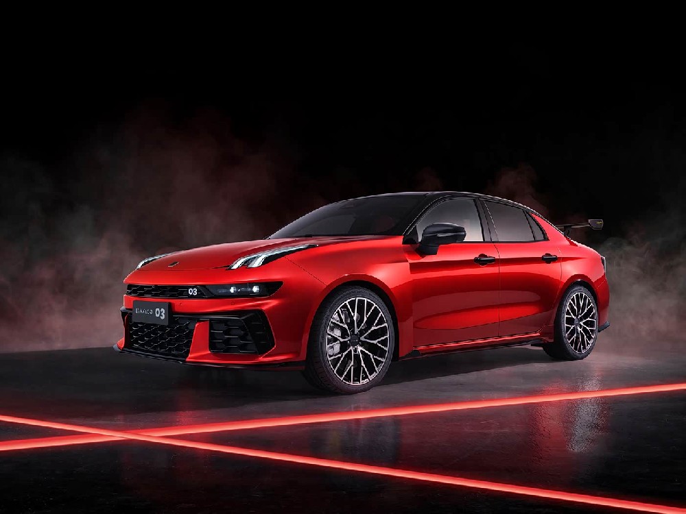 Factory-fitted widebody, large-scale spoiler, and red paint: Official images of the 2027 Lynk & Co 03 released